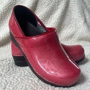 Pink glitter Sanita clogs